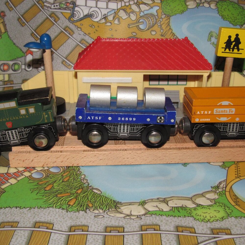 Maxim Lionel Vintage Wooden Railway Train Track Santa Fe Cargo Car Caboose